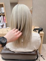 ココンヘアー(KOKON hair)&nbsp;【ブリーチ × ホワイト】