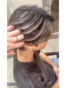 エミヲ 石川町(emiwo) ミルクティーバレイヤージュ