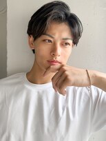 リヤン 表参道(lyann)&nbsp;ブルーブラック刈り上げセンターパートフェザーパーマa