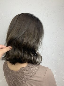 プライズ アイリス 池袋東口店(prize Iris) ハイライトグレージュタンバルモリ切りっぱなし　池袋