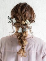 ヘアデザイン ステラ(hair design sTella)&nbsp;☆編み下ろしスタイルにプリザーブドフラワーを添えて☆