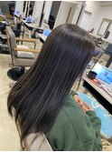 オフィスでも浮かない極細ハイライトカラー