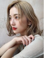 ロンド アンブル 四条烏丸(Lond ambre)&nbsp;ハイトーン×外ハネが叶える抜け感たっぷりヘルシーミディー