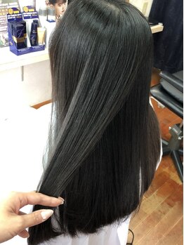 ガーデン 美容室の写真/トリートメントでくせ毛が伸びる?!乾燥や湿気による広がり・パサつきを改善してくれる《ANTI-FRIZZ》導入★
