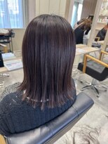 ヨロ(YoLo.) 外ハネぱつっとボブ