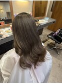 透明感グレージュ