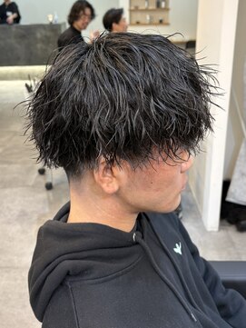 ヒュイル バイ ニアウ(Hwyl by Niau) MEN’S HAIR/波巻きスパイラル/ツイストスパイラル/伊勢崎