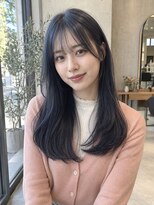 ラナ(LaNA)&nbsp;深みのある髪色と柔らか内巻きロング