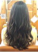 ダークブルージュ×大人かわいいくせ毛風ルーズウェーブ