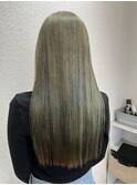 オリーブベージュ