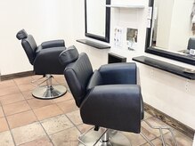 アジアン北谷店(Asian Hair＆Nail salon)の雰囲気（眉施術もゆったりくつろげ、ヘアーやネイルと同時施術も可能♪）