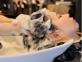 アレックスリパブリック(alex republic)の写真/全てのお客様に頭皮カウンセリングを行っており、一人ひとりの状態に合った施術をさせていただきます◎