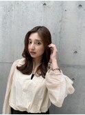 【マユコ】センターパート小顔ヘアふんわりミディアム