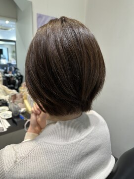 ヘアーサロンデフォーエバールークス(hairsalon de Forever Lux) 切りっぱなし脱白髪ぼかし大人ショート