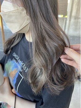 ガーデンニューヨーク　GARDEN NEW YORKの写真/“柔らかさ×透明感”グレージュ系の大人可愛いカラーが大人気◇艶感のあるカラーで、周りと差をつけて＊