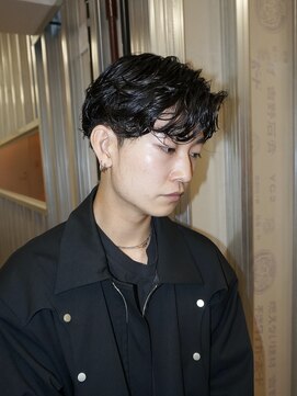 メリケンバーバーショップ トーキョー(MERICAN BARBERSHOP TYO) BURG【 メンズカットアップバングカルマパーマスキンフェード】