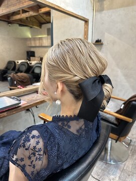 マスカリ(muscali) 星華,ホワイトブロンド,小顔,ヘアアレンジ,ヘアセット