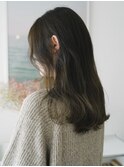 透明感カラーオリーブグレーロングヘアハイライトブリーチなし