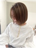 ハイライト白髪ぼかしダブルカラーインナーカラーショートボブ