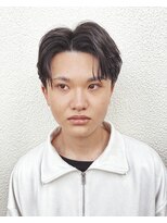 リアイス(Re:ICE) 刈り上げセンターパートウルフ/フェザーパーマ/フェザーショート