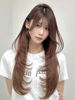 ロムーク 表参道(LOMKH)&nbsp;ミディアムレイヤーロングレイヤーカット顔周りピンクベージュ