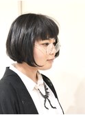内側刈り上げ個性派ショートボブ