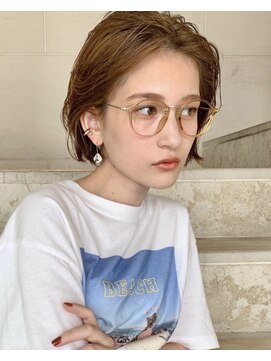 ベル 表参道店(Belle) アパレル系女子に大人気！前髪を上げた大人のクールショート