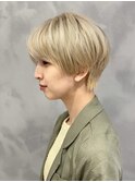 大人可愛いハイトーンショート
