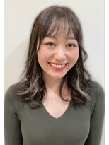 ヘアーデザイン ミヤビ 広尾(HAIR DESIGN MIYABI) グレージュヘアに可愛くて格好いい！シルバーのインナーカラー