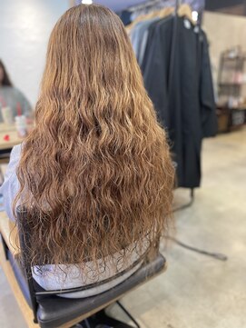 ヨーホーレッド(YOO-HOO RED) ロングパーマ