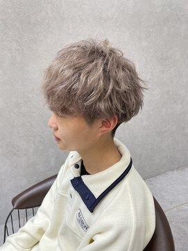 ロンド レア 天神大名店(Lond Le’a) デザインカラー/レイヤーカット/ウェットヘア/オリーブベージュ