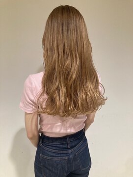 アカラ(acala) ブロンドロング【20代30代40代/イルミナカラー/縮毛矯正】