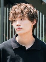 スパイラルパーマ×マッシュスタイルでおしゃれな雰囲気に◎