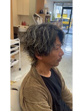 マキシム ナカイ(MAXIM NAKAI) メンズハイライトカラースパイラルパーマウルフカットメンズヘア