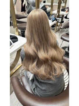 ロンド レア 天神大名店(Lond Le’a) イヤリングカラー/外ハネボブ /ワイドバング/レイヤーボブ