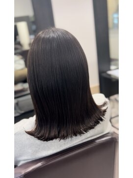 ノーム バイ アウラ(norm. by aura) 切りっぱなしボブ　外ハネボブ　ばっさりカット