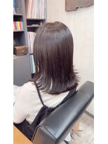 オト(oto) カジュアルもフェミニンも◎万能な外ハネピンクロング/艶カラー