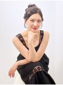 宣材サロモ。高めのシニオンスタイル
