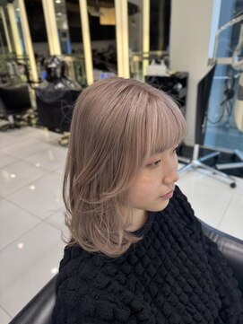 エアー 銀座タワー(AIR) ハイトーンカラー/ミルクティーカラー/ミディアム/ブリーチ