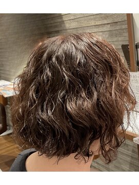 アミカ シーモール店(Amica) ミディアムパーマ
