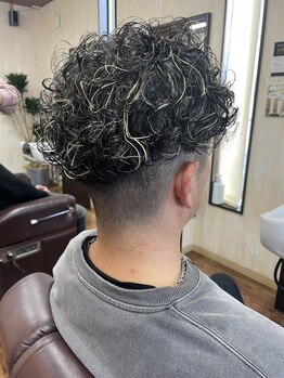 ヘアー バグース(Hair BAGUS)の写真/朝のセットが驚くほど楽に♪計算されたパーマ技術で、絶妙なニュアンスの大人かっこいいを実現します!