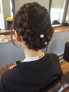 美容室ベランダ(VERANDA) 編み込みアップスタイル