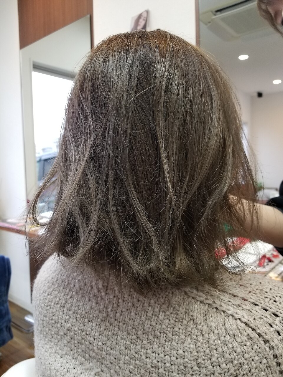 HUEグロスカラー シルバー：L027346331｜アンド ナップ(nap)のヘア