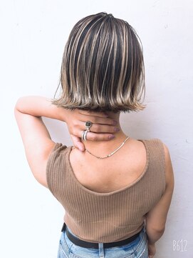 トルネード(TORNADO) 外国人風耳掛けボブ ハイライトバレイヤージュ グレージュ