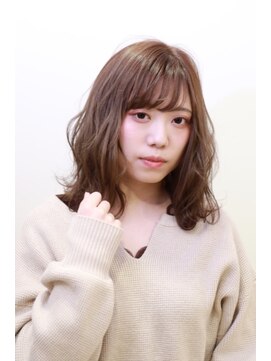 ロアール 楠(LOAOL KUSUNOKI) グレージュ ミディアム