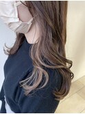 ベージュ系を組み合わせたイヤリングカラー