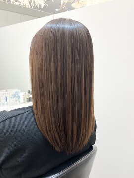 イレス 札幌駅前(IRESU) ミディアムヘア/斜めバング/グレージュカラー/シルキーベージュ