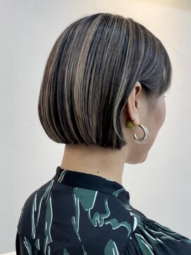 フェメ 立川(PHEME) 切りっぱなしボブ/ミニボブ/地毛ハイライト