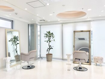 レルエ(LELLE)の写真/【駅近3分当日予約OK♪】１階店舗前大型有料コインPあり。店舗前自転車駐輪スペースあり。通いやすさ◎