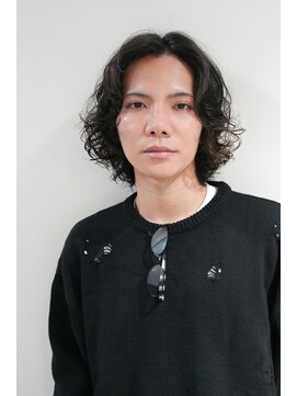 ルックグッドストア タカラヅカ(LOOK GOOD STORE TAKARAZUKA) メンズカットセンターパートニュアンスパーマダークアッシュ1203